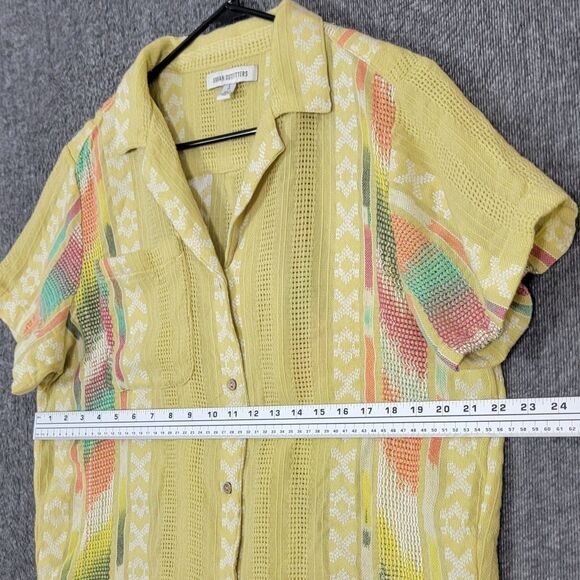 Urban Outfitters Shirt Womens L Yellow Short Sleeve Boxy Button Up Frayed Hem - Picture 5 of 11